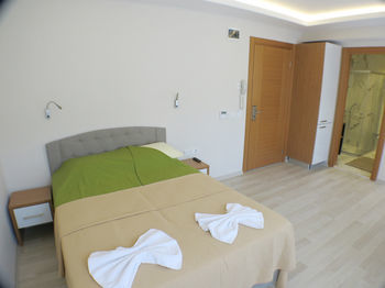 Holas Apartments