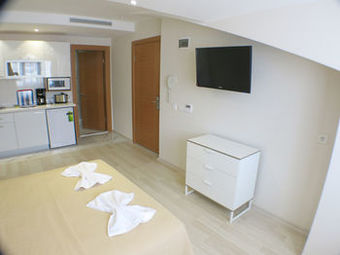 Holas Apartments