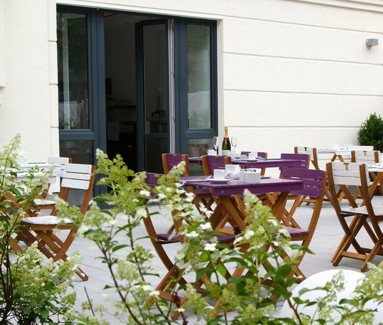 Augusten Hotel