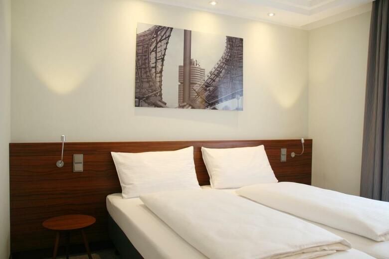 Augusten Hotel