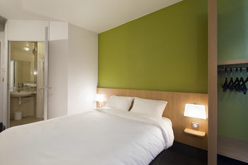 Hotel B&B H�tel Maurepas