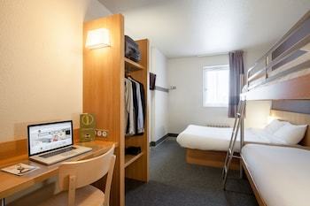 Hotel B&B H�tel Maurepas