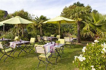 Hotel H�tel Des Ormes