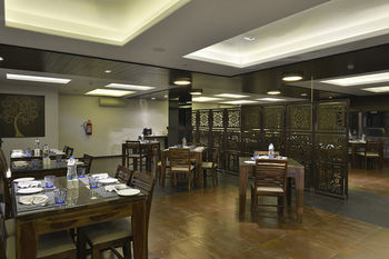 Hotel Genx Vadodara 1589