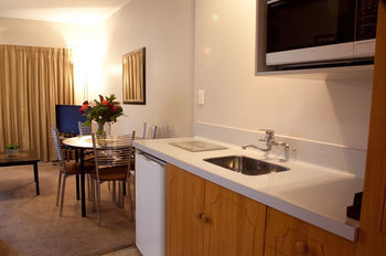 Strathern Motor Lodge