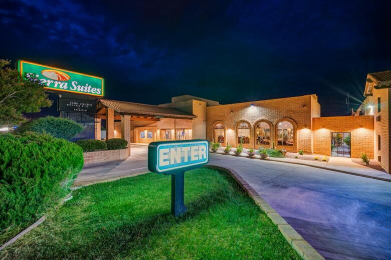 Hotel Sierra Suites