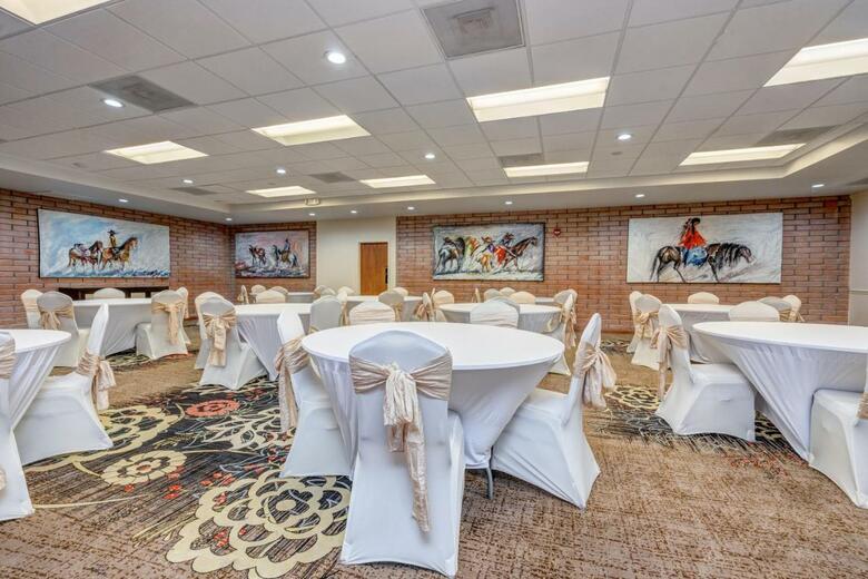 Hotel Sierra Suites