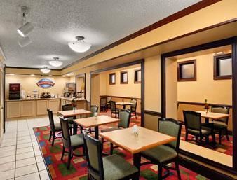 Hotel Baymont Inn And Suites Pensacola