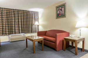 Hotel Quality Inn & Suites University