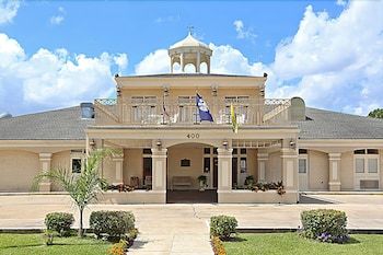 Hotel Carmel Inn & Suites