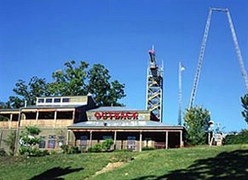 Outback Roadhouse Motel & Suites