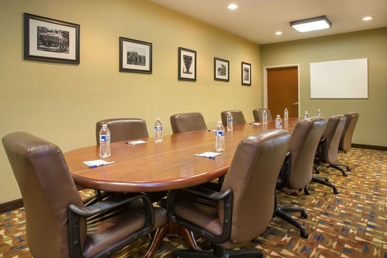 Holiday Inn Express Hotel & Suites Kalamazoo