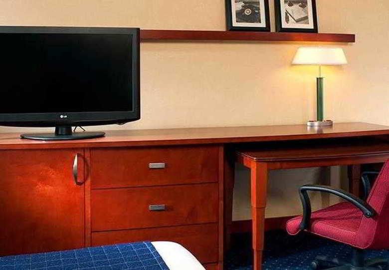 Hotel Courtyard By Marriott Detroit Livonia
