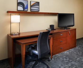 Hotel Courtyard By Marriott Detroit Livonia