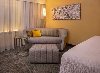 Hotel Courtyard By Marriott Detroit Livonia