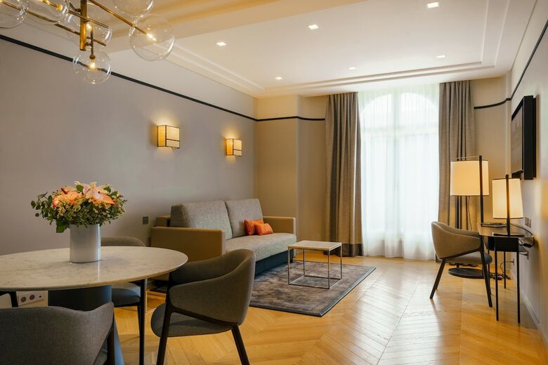 Hotel Le Claridge Champs-elysees Fraser Suites