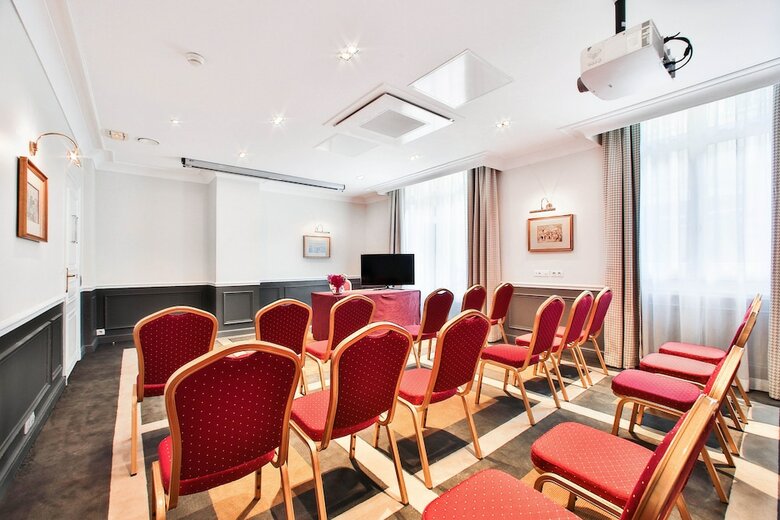 Hotel Le Claridge Champs-elysees Fraser Suites