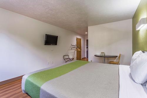 Motel 6 Santa Fe Central