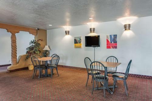 Motel 6 Santa Fe Central
