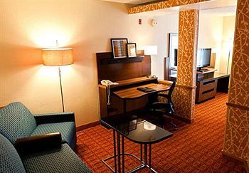 Hotel Fairfield Inn And Suites Tulsa Central