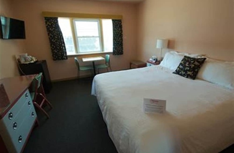 Holiday Music Motel