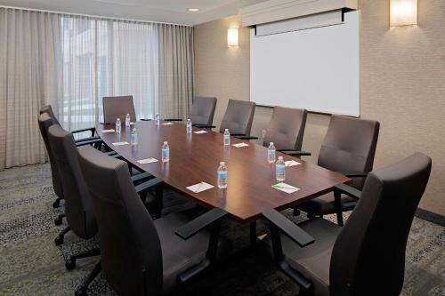 Hotel Courtyard By Marriott Richmond Airport
