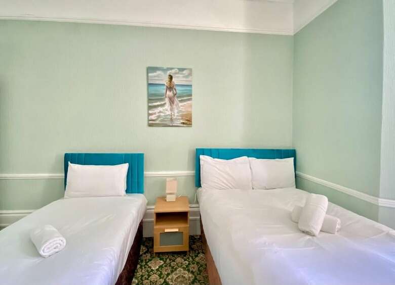 The Carlton Hotel