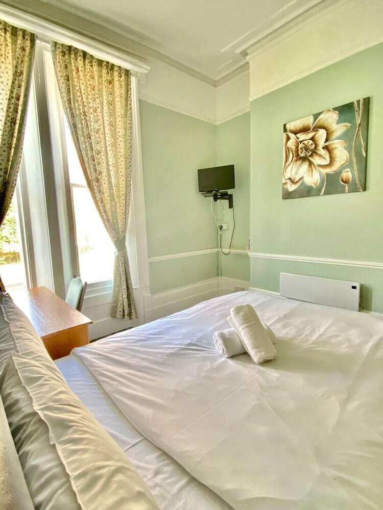 The Carlton Hotel