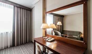 Airport Hotel Okecie