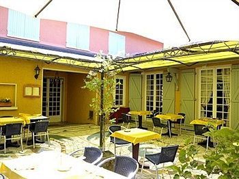 Hotel H�tel Les Pyr�n�es