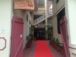 Hotel Red Booby