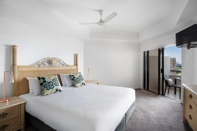 Hotel Mantra Esplanade