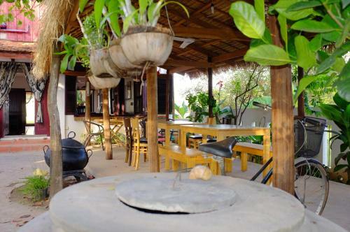 Hostal Red House