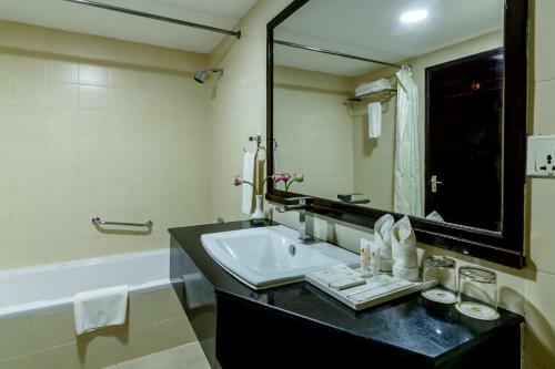 Treasure Oasis Hotel