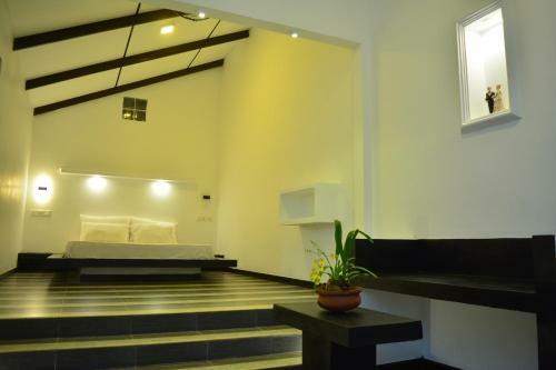 Posada Midigama Holiday Inn