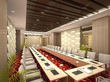 Travellers Hotel Phinisi