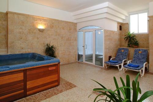 Aparthotel Isla De Cabrera