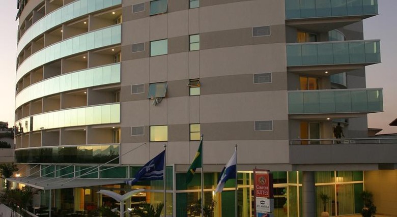 Hotel Comfort Suites Maca�