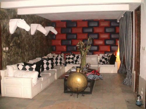 Hostal La Villa Des F�es