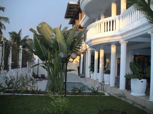 Hostal La Villa Des F�es