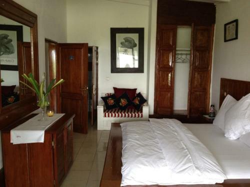 Hostal La Villa Des F�es