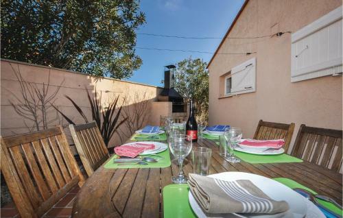 Holiday Home Saint Cyprien Plage 01
