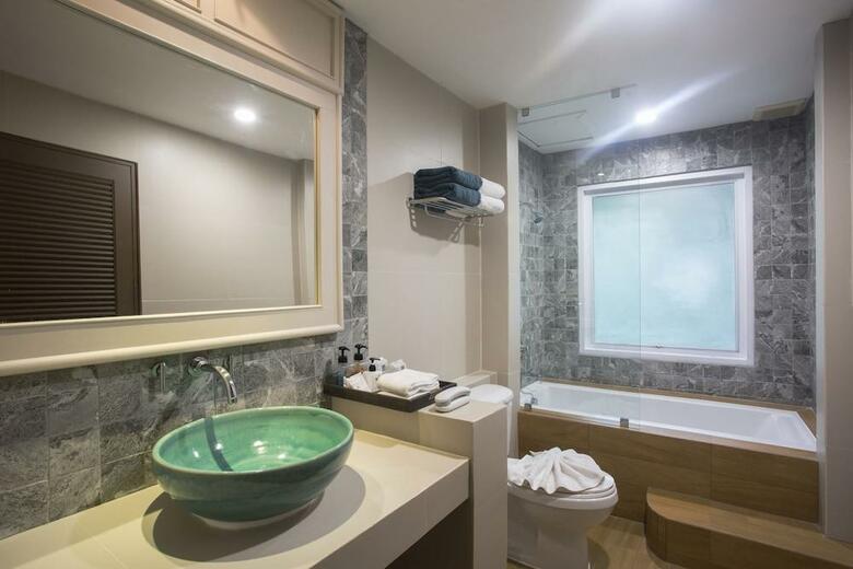 Hotel Khao Lak Emerald Beach Resort & Spa