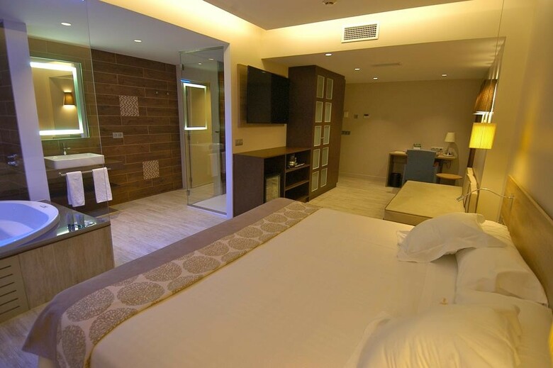 Felix Hotel