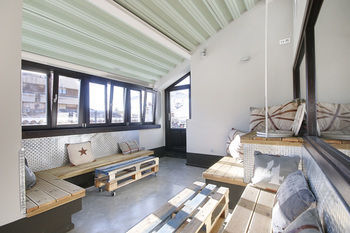 Lemonrock Hostel