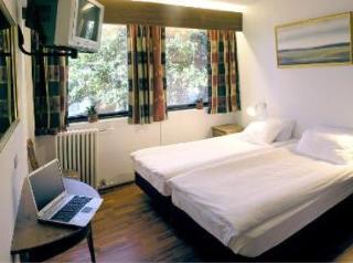 Adam Hotel