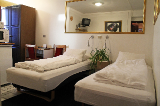 Adam Hotel