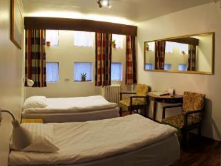 Adam Hotel