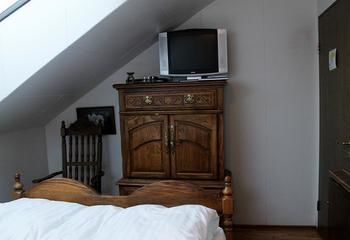 Adam Hotel