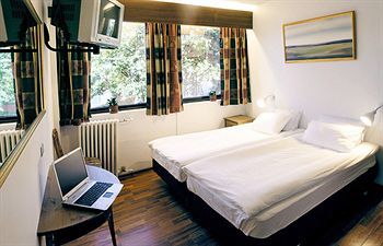 Adam Hotel